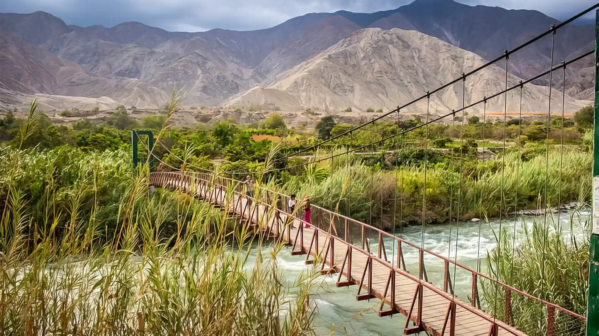 Desde Lima: Excursión a Lunahuaná y Cerro Azul (canotaje, cuatrimotos, canopy, tours)